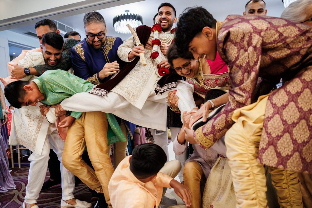 Gujarati Hindu wedding welcoming ceremony