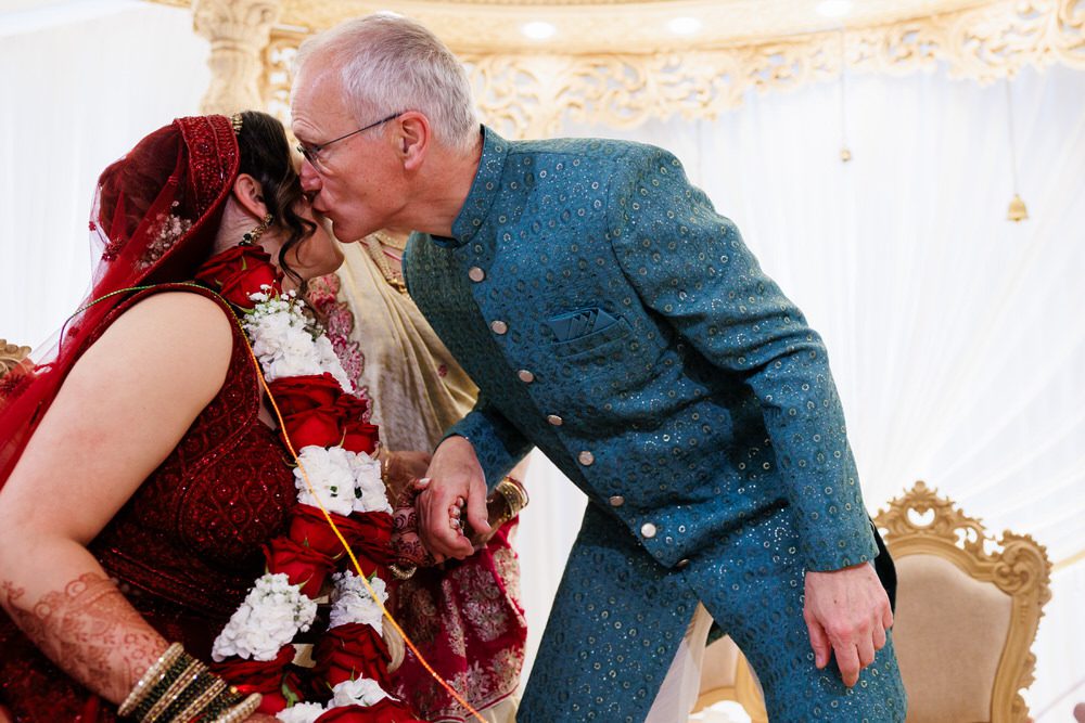 Hindu wedding ceremony at Oatland Park hotel