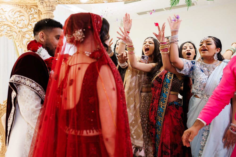 Hindu wedding ceremony at Oatland Park hotel